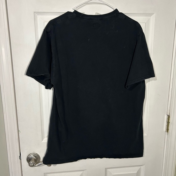 Star Wars The Mandalorian black t-shirt with gray/silver design Men’s size Large - Picture 5 of 7